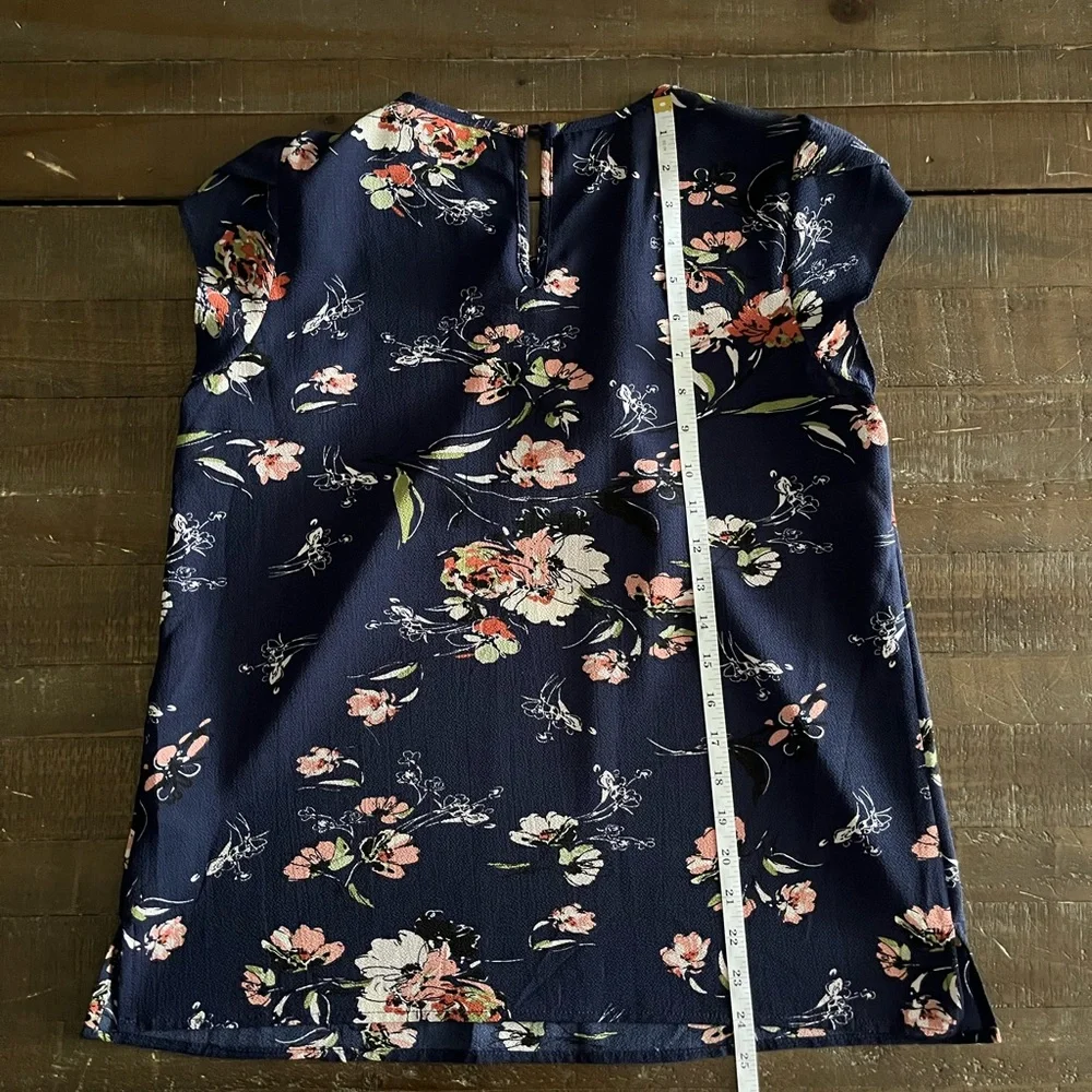 Women’s blouse size small - Picture 5 of 5